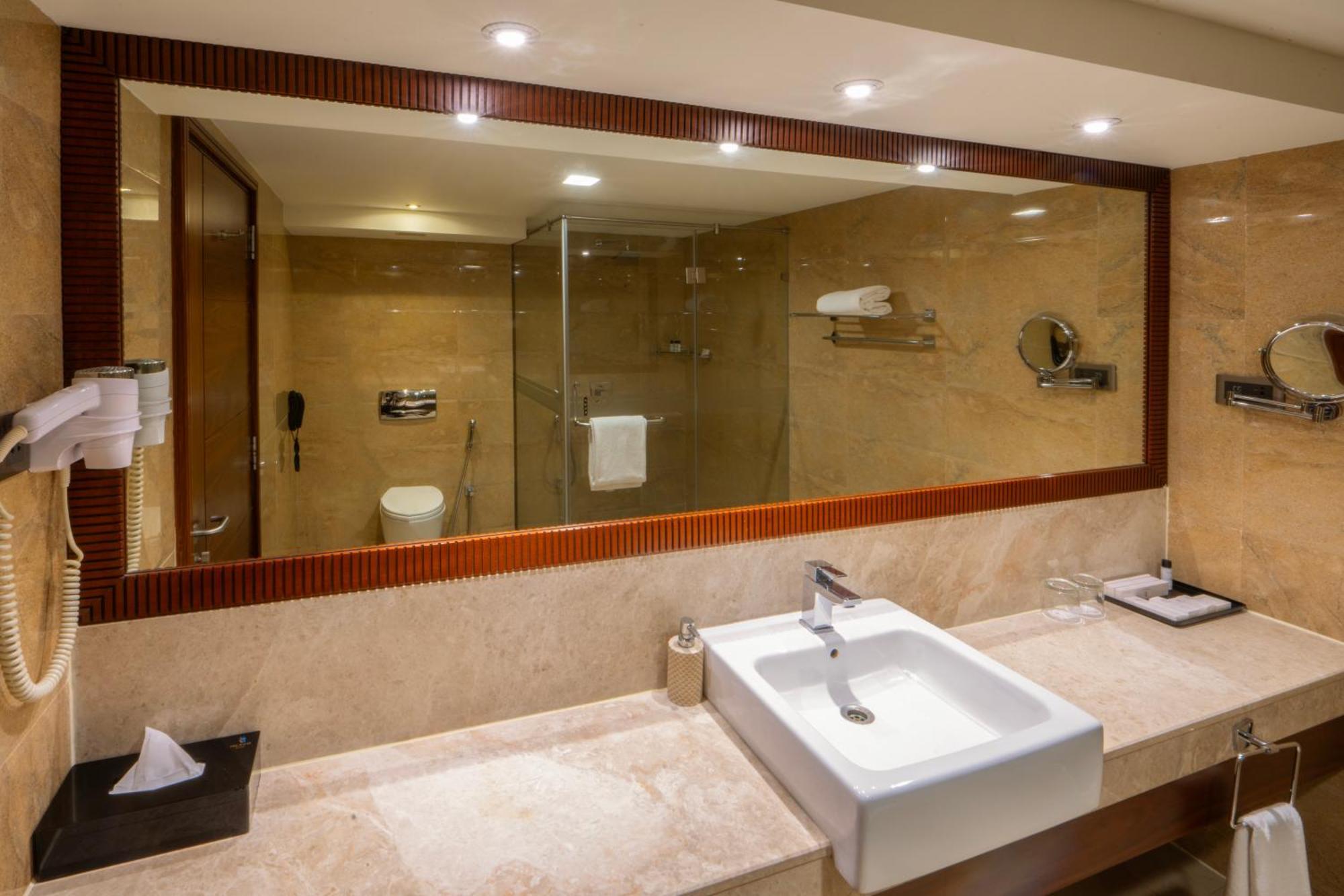 The Raviz Calicut Hotel Bagian luar foto